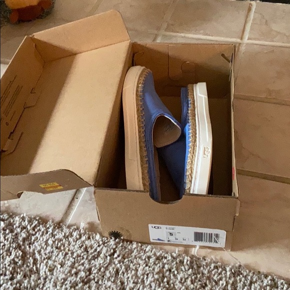 Brand new Ugg slides - Picture 3 of 3